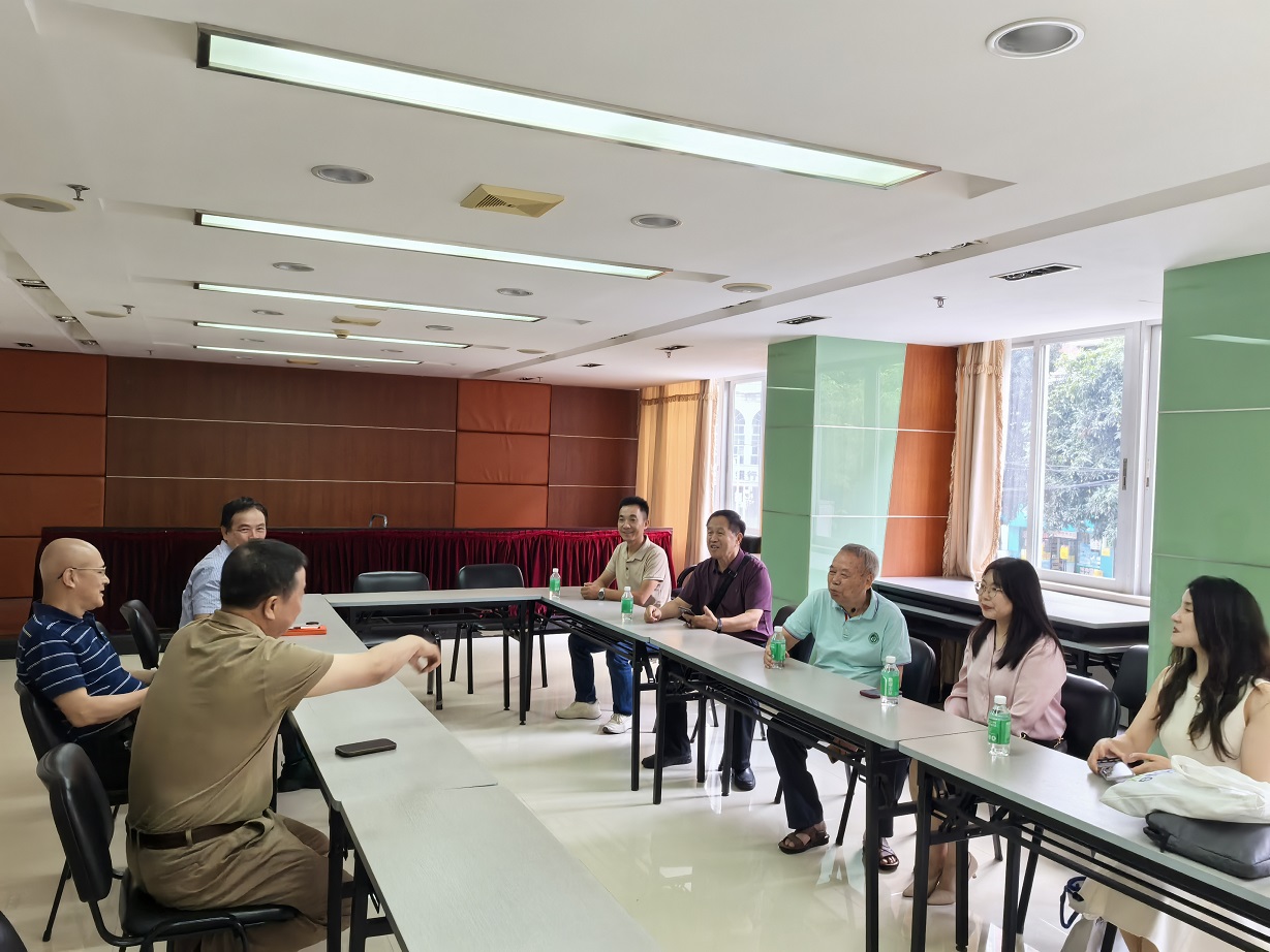 孙德琳教授、陈文广教授一行到访广东广三保养猪有限公司